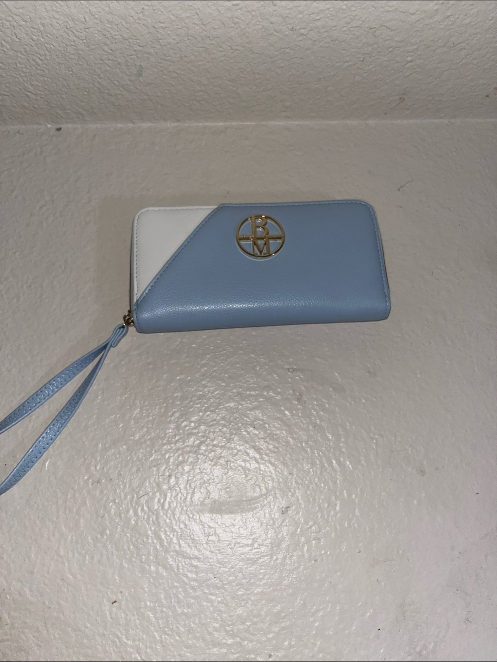 Blue and White Zip Wallet Wristlet. Perfect condition, lots of space! - Picture 3 of 3